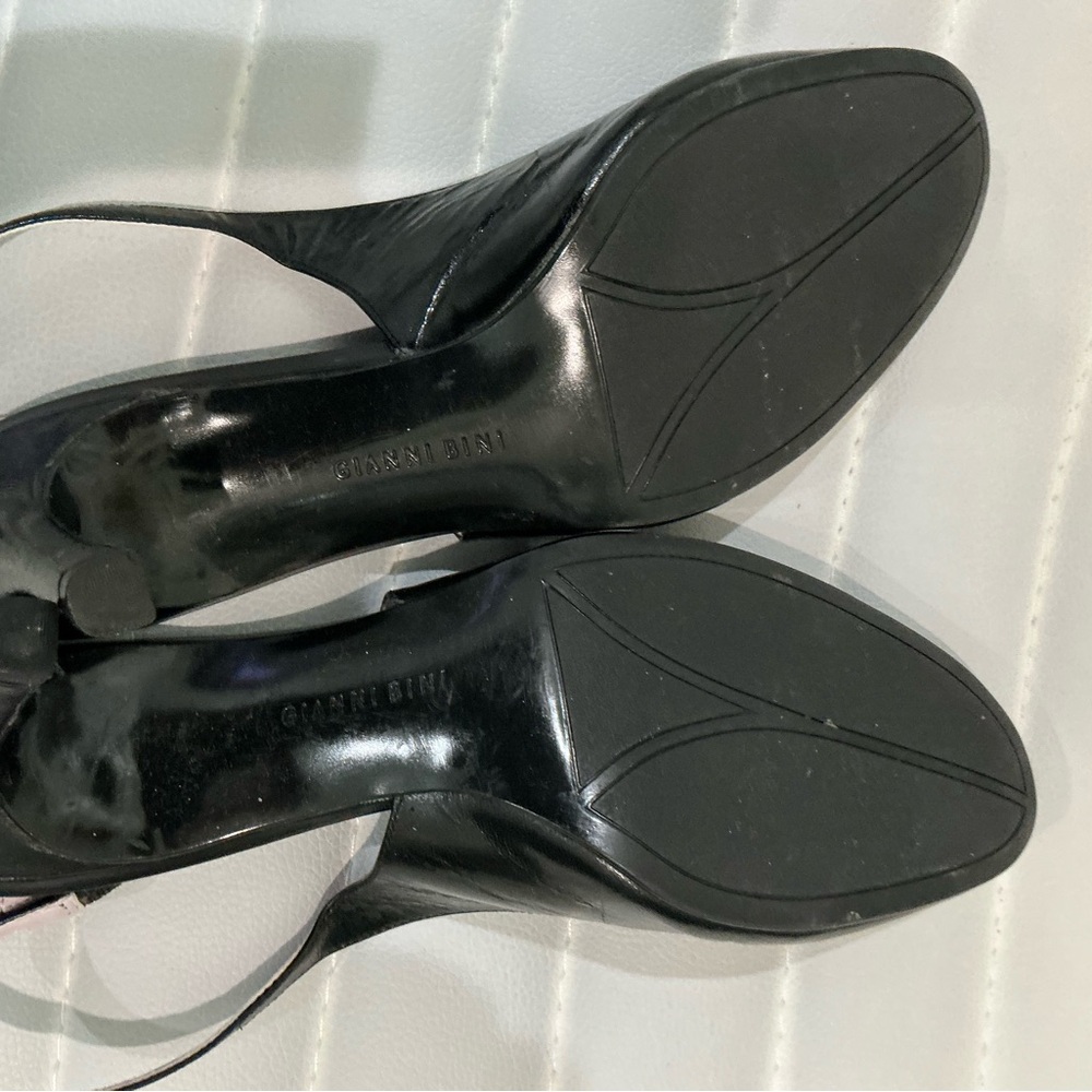 Gianni Bini Black Slingback Heels with Pink Insole - Picture 4 of 4